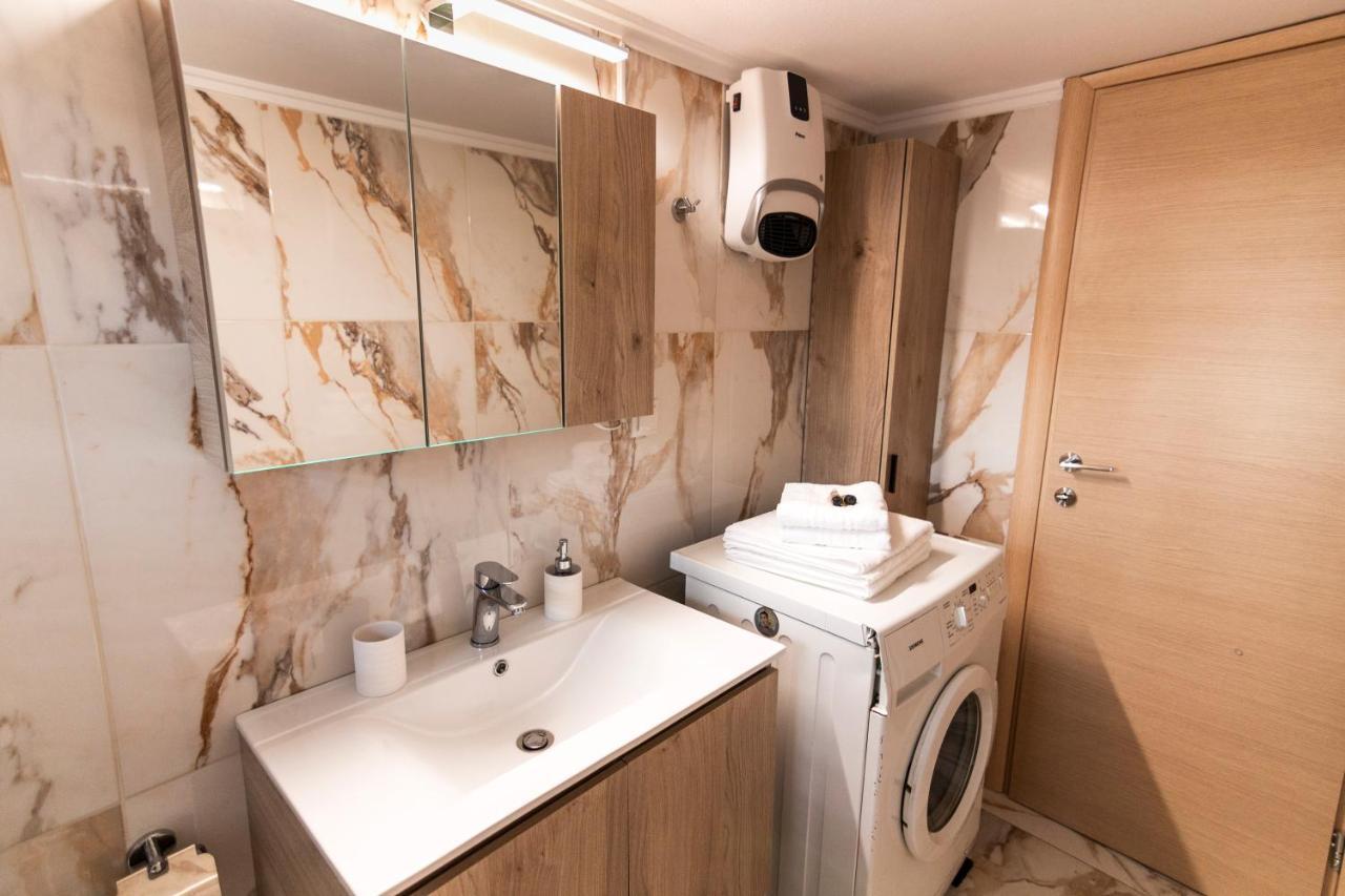 Luxury Suite 10' From The Center เอเธนส์ ภายนอก รูปภาพ