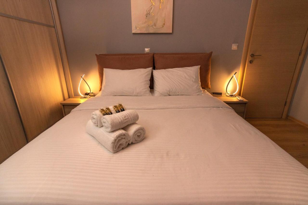 Luxury Suite 10' From The Center เอเธนส์ ภายนอก รูปภาพ