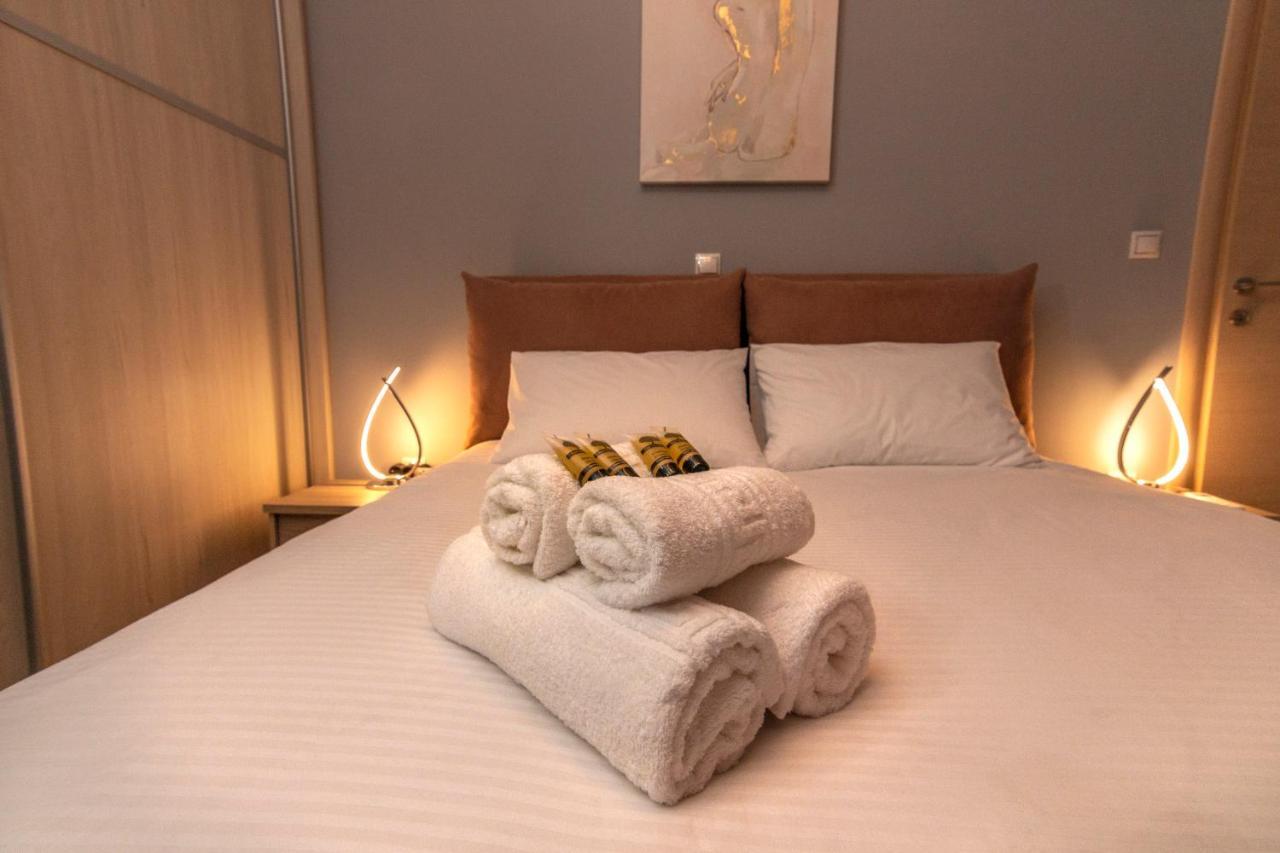 Luxury Suite 10' From The Center เอเธนส์ ภายนอก รูปภาพ